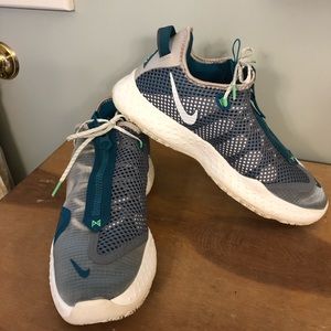 Men’s Nike basketball shoes size 12